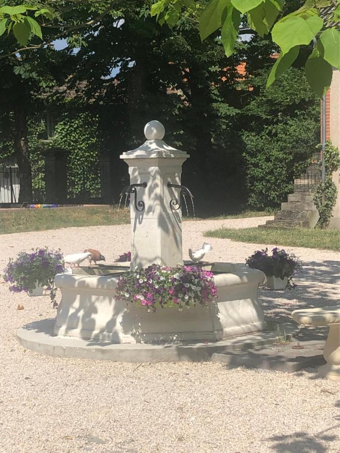 Le Manoir De La Source Au Bord De L'Eurovelo 6 Acomodação com café da manhã Cronat Exterior foto